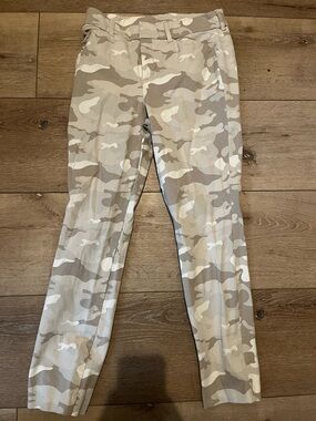 Old Navy Women's Skinny Camo Pants in Neutral Tones